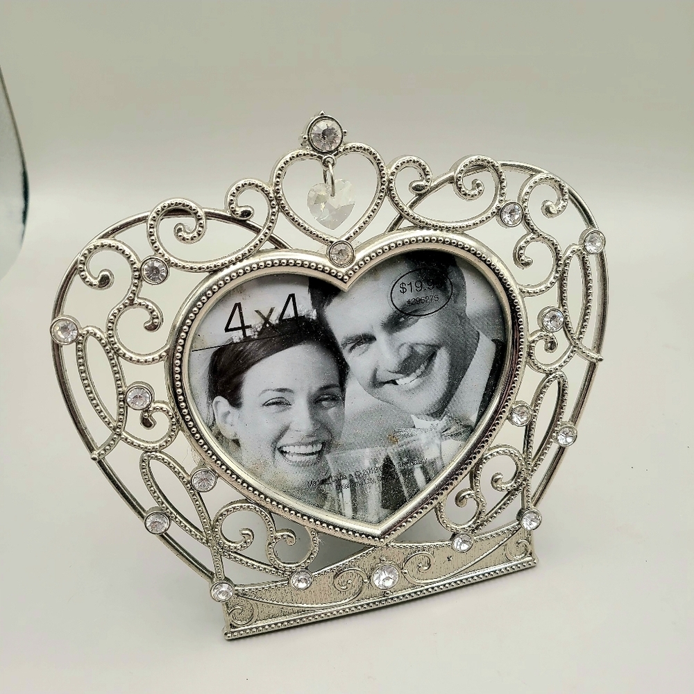 Elegant Silver Heart-Shaped Photo Frame, NWT
